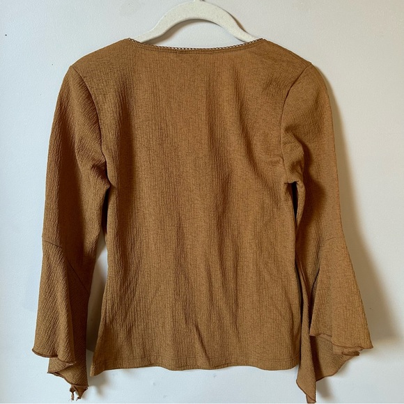 Vintage bell sleeve top - Picture 3 of 3